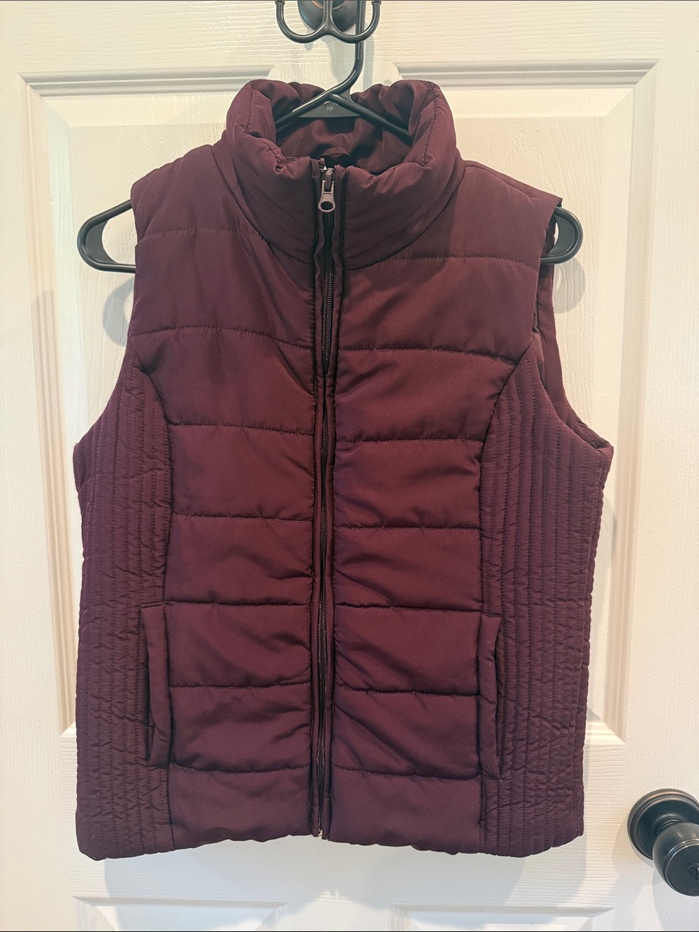 New York & Company Quilted Sleeveless Puffer Vest - Wine/Burgundy
